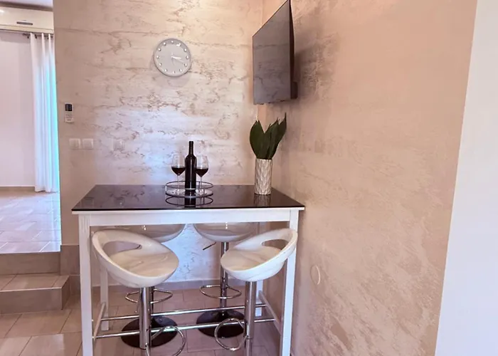 לינה וארוחת בוקר Stars זאדאר